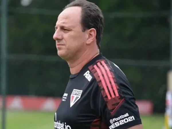 Rog Rio Ceni Demitido Do Spfc Ap S Ano E Meses Sem T Tulos