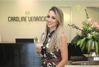 Caroline Venâncio: chic e glam do militarismo