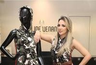 Caroline Venâncio: chic e glam do militarismo