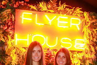 Flyer House: a gigante voltou! (1)                                     