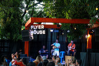 Flyer House: a gigante voltou! (2)                                