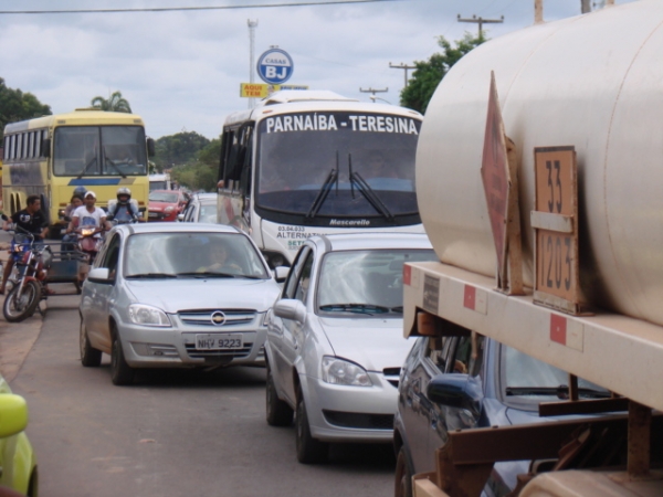 Teto de farmácia desaba em Altos - Imagem 2