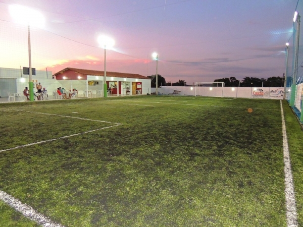 Arena do Cesinha campo society com gramado sintético e iluminação - Imagem 3