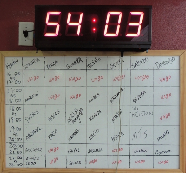 Arena do Cesinha campo society com gramado sintético e iluminação - Imagem 9