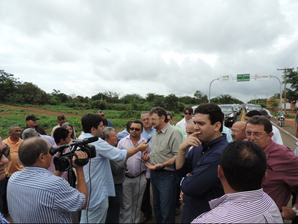 Governador Wilson Martins Inaugura obras de seu governo em Barra D“Alcântara - Imagem 3