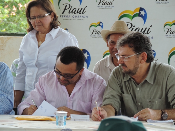 Governador Wilson Martins Inaugura obras de seu governo em Barra D“Alcântara - Imagem 29