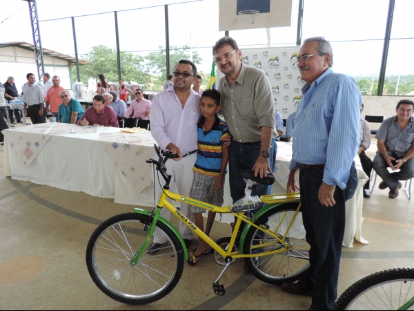 Governador Wilson Martins Inaugura obras de seu governo em Barra D“Alcântara - Imagem 25