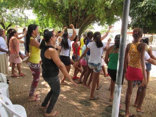Prefeitura realiza café da manhã em homenagem ao Dia Internacional da Mulher - Imagem 15