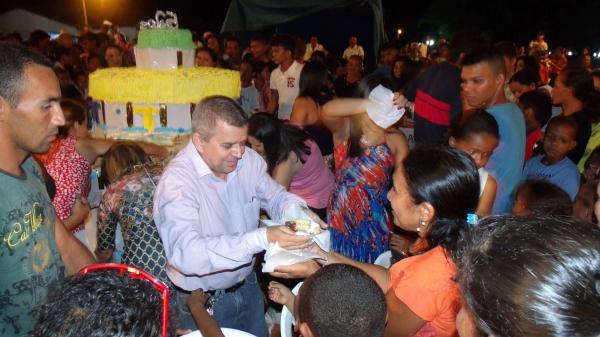 Bolo Comemorativo de 52 Anos - Imagem 61