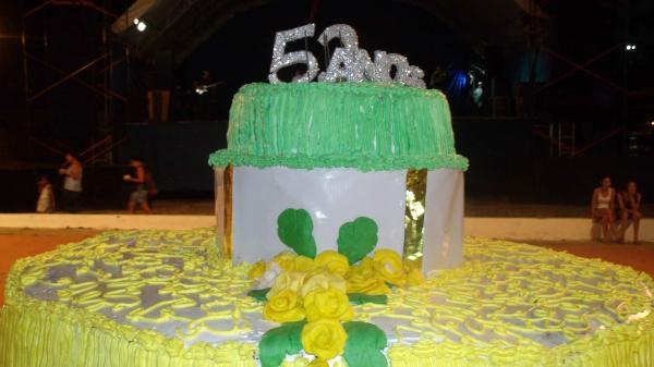 Bolo Comemorativo de 52 Anos - Imagem 7