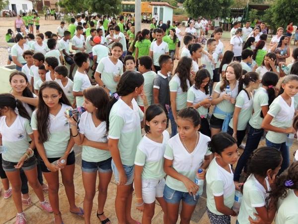Programa Saúde na Escola - PSE realiza caminhada com alunos - Imagem 6