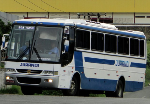 Ônibus da empresa JURANDI que faz linha de Teresina a Barra D“Alcântara foi assaltado. - Imagem 1