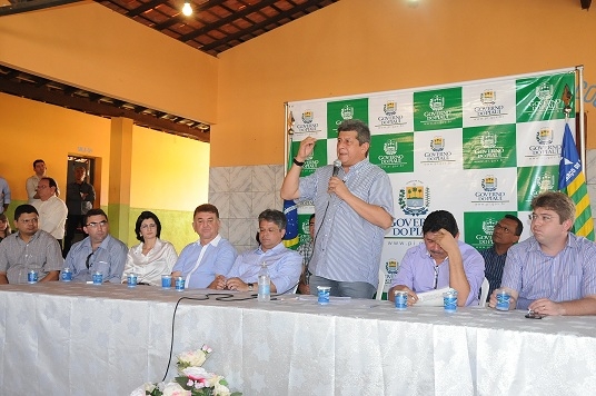 Manoel Emídio inaugura Casa da Juventude com a presença do Governador Zé Filho - Imagem 5