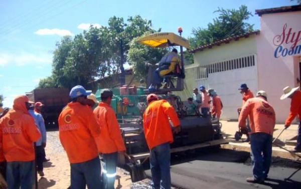 Prefeitura inicia obras de pavimentação asfáltica nas ruas do município - Imagem 1