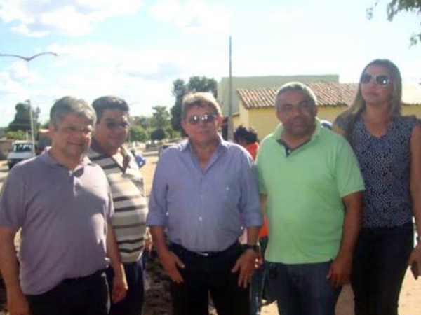 Prefeito recebe deputado Gustavo Neiva e secretário Avelino Neiva no município - Imagem 6