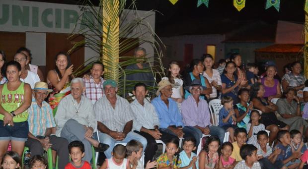 Centro de Referência da Assistência Social realiza grande festa junina - Imagem 10