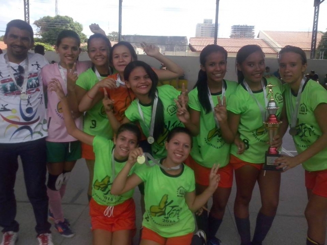 As meninas do Cemti Pedro Coelho de Resende consagrou-se campeão da XII Edição Jogos Escolares Piauienses (JEPs) - Imagem 10