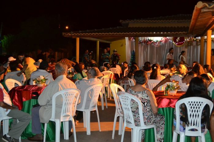 SEMAS e CRAS promovem festa para idosos e encerram as confraternizações 2015 junto aos grupos dos SCFV - Imagem 61