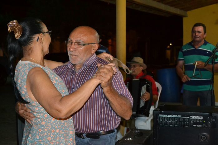 SEMAS e CRAS promovem festa para idosos e encerram as confraternizações 2015 junto aos grupos dos SCFV - Imagem 82