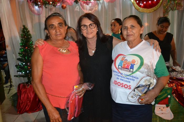 SEMAS e CRAS promovem festa para idosos e encerram as confraternizações 2015 junto aos grupos dos SCFV - Imagem 52