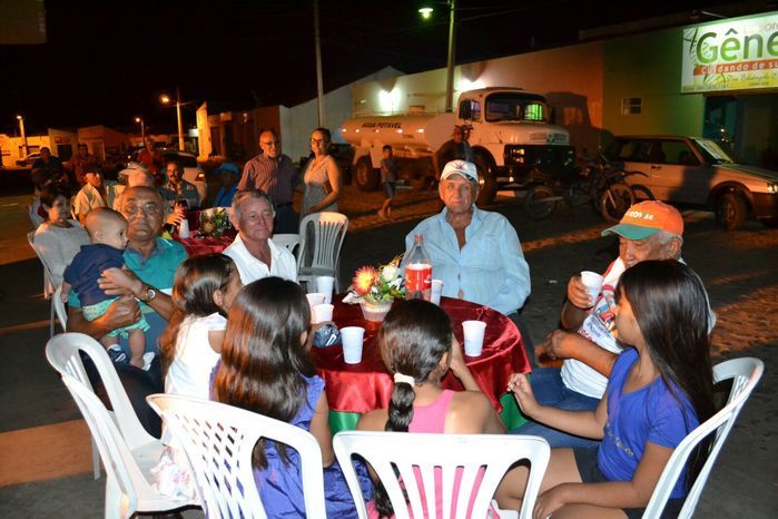 SEMAS e CRAS promovem festa para idosos e encerram as confraternizações 2015 junto aos grupos dos SCFV - Imagem 26