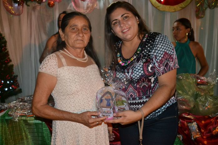 SEMAS e CRAS promovem festa para idosos e encerram as confraternizações 2015 junto aos grupos dos SCFV - Imagem 38