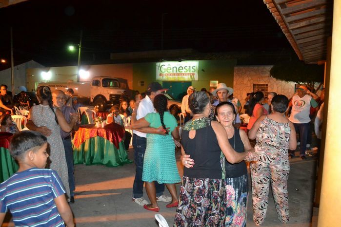 SEMAS e CRAS promovem festa para idosos e encerram as confraternizações 2015 junto aos grupos dos SCFV - Imagem 11