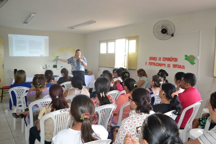 Secretaria de Educação realiza reunião sobre a Base Nacional Comum - Imagem 1