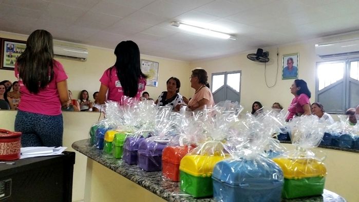 Na sexta-feira 06-03 teve o encerramento da 1ª Semana Social da Mulher com brincadeiras e distribuição de brindes - Imagem 12