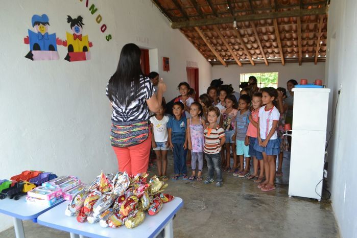 Primeira dama faz entrega de ovos da páscoa em zona rural - Imagem 10