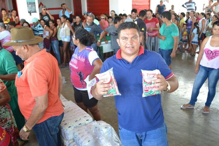 Prefeitura de Alegrete distribui peixes para a população - Imagem 19