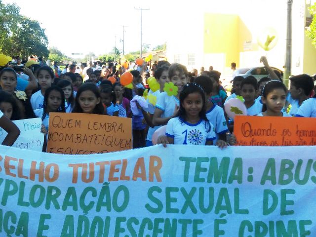 PREFEITURA DE BOA HORA PROMOVE CAMINHADA DE COMBATE AO ABUSO SEXUAL - Imagem 4