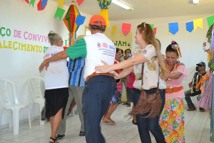 CRAS realiza festa junina para idosos do grupo Viva Idade - Imagem 32