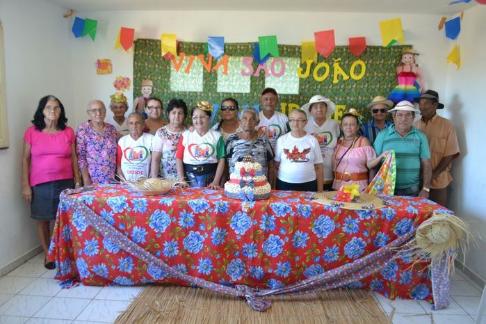 CRAS realiza festa junina para idosos do grupo Viva Idade - Imagem 4