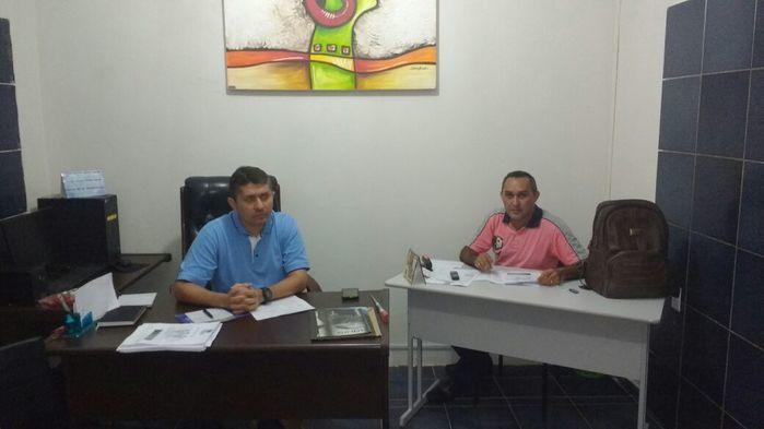 Secretário de Saúde Marcelo Barbosa e o Secretário Executivo do Conselho de Saúde Aristeu Carvalho (Crédito: Adoneudo)