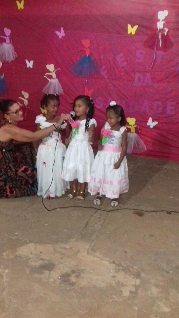 Alunos e professores promoveram belíssima festa para mães - Imagem 7