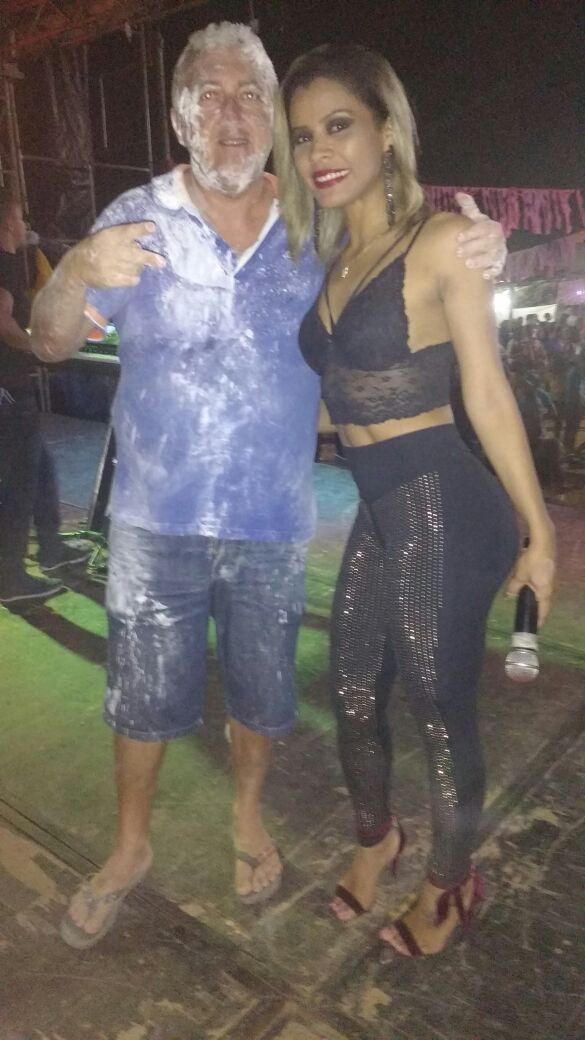 Nenzão e a vocalista Selma (Crédito: Aristeu Carvalho)