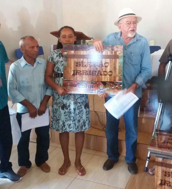 Ex-deputado B. Sá, Dé Correa e agricultora Ana Célia (Crédito: Francisco Macedo)