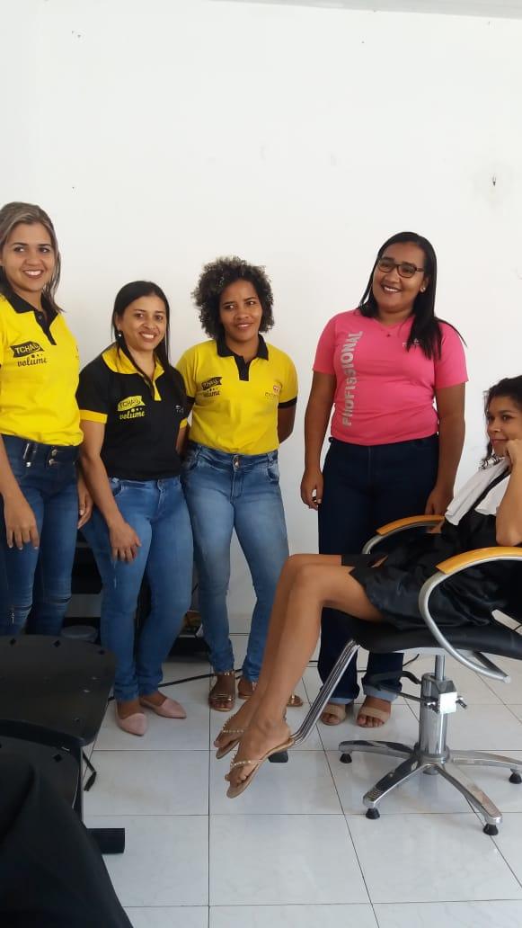 Equipe RM Cosméticos em ação (Crédito: Emanuelle Silva)