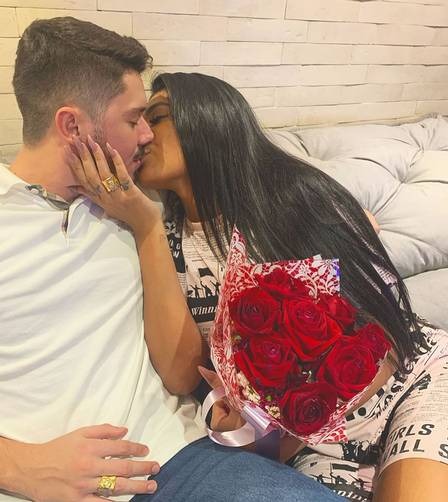 Pocah e o namorado Ronan Souza