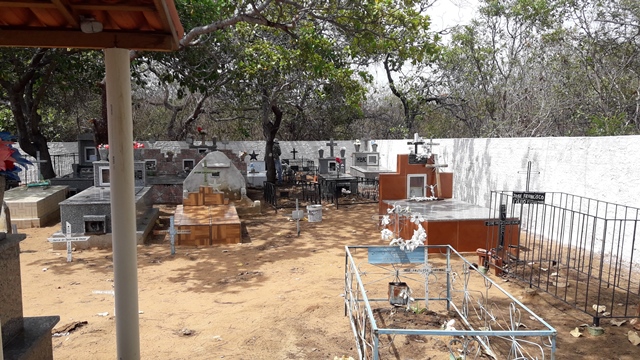 Prefeitura de Dom Expedito Lopes intensifica limpeza nos cemitérios - Imagem 6