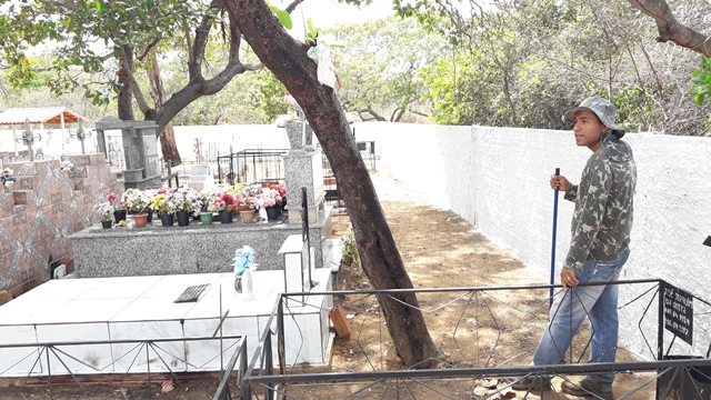 Prefeitura de Dom Expedito Lopes intensifica limpeza nos cemitérios - Imagem 9