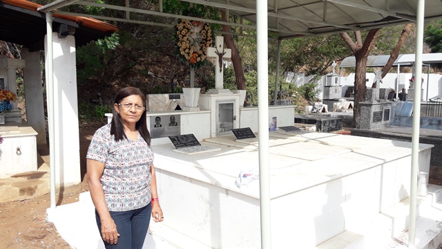 Dia de Finados em DEL – Visitantes foram surpreendidos nos cemitérios com organização, limpeza e missa. - Imagem 100