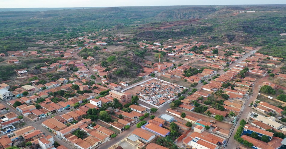 Dia de Finados em DEL – Visitantes foram surpreendidos nos cemitérios com organização, limpeza e missa. - Imagem 47