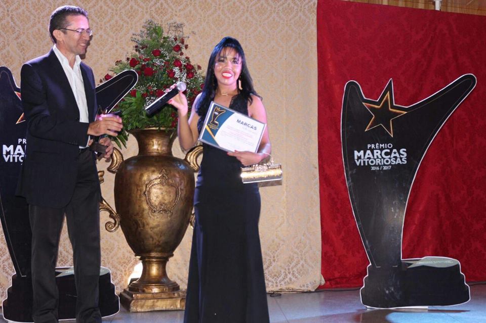 Atriz piauiense Socorro Barros, participa neste domingo (10) mais uma vez do programa Domingo Legal no SBT - Imagem 1