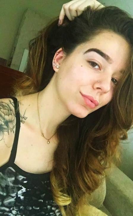 Amanda é estudante de Biomedicina e tem 20 anos
