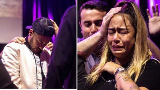 Irmã de Neymar cai aos prantos em culto com o jogador em São Paulo