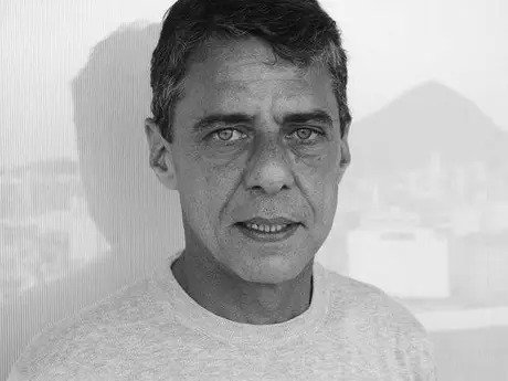 Embaixada brasileira censura filme sobre Chico Buarque no Uruguai Embaixada brasileira censura filme sobre Chico Buarque no Uruguai