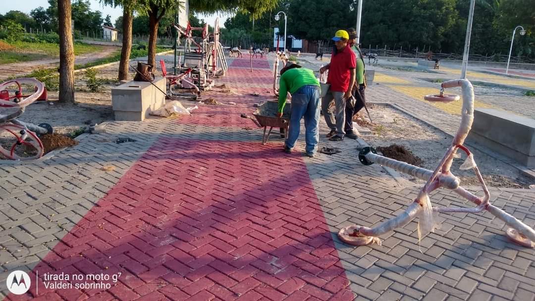 A praça é nossa em Monsenhor Gil. Comunidade Bom Lugar ganha uma das 09 praças em execução - Imagem 2