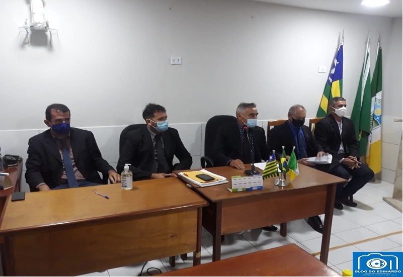 Milton Brandão: Prefeito Evangelista Resende, participa de Sessão Solene e diz em discurso que trabalhará em parceria com todos vereadores - Imagem 17